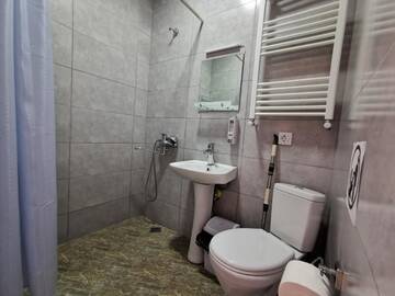 Фото номера Cемейный номер с собственной ванной комнатой Гостевой дом Guest House Top Floor г. Телави 3