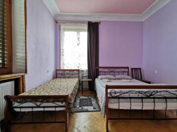 Фото номера Трехместный номер с собственной ванной комнатой Гостевой дом Guest House Top Floor г. Телави 2