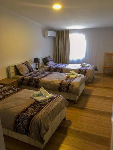 Фото номера Стандартный трехместный номер Отель Hotel Tsiskari г. Телави 3