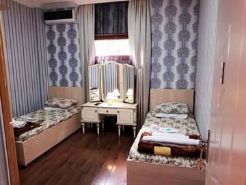 Фото номера Двухместный номер с 2 отдельными кроватями Отель HOTEL GUGLUX &amp;WINE CELLAR г. Телави 3