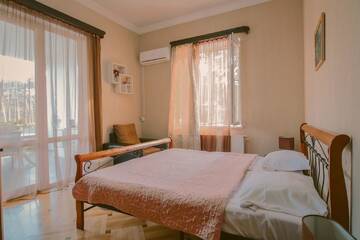 Фото номера Апартаменты с балконом Гостевой дом Neli &amp; Zaal Guest House г. Телави 2