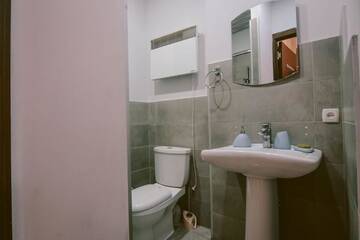 Фото номера Апартаменты с балконом Гостевой дом Neli &amp; Zaal Guest House г. Телави 6