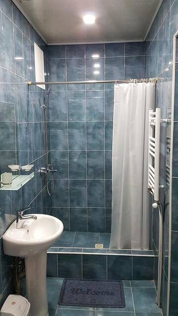 Фото номера Двухместный номер с 2 отдельными кроватями и видом на горы Отель Hotel Classic г. Телави 5
