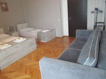 Фото номера Трехместный номер с видом на горы Отель Hotel Classic г. Телави 6