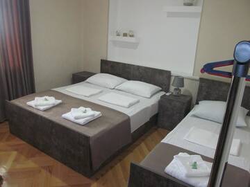 Фото номера Трехместный номер с видом на город Отель Hotel Classic г. Телави 7