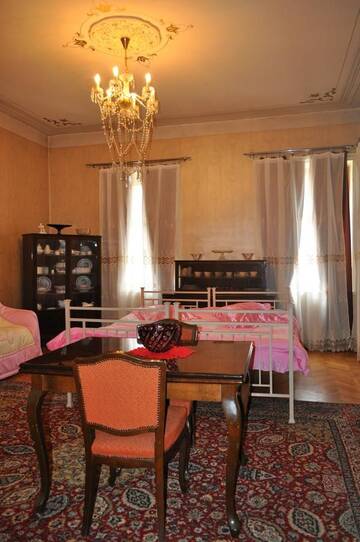 Фото номера Трехместный номер с основными удобствами Гостевой дом Guest House Cico г. Телави 2