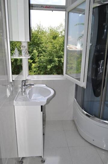 Фото номера Стандартный двухместный номер с 1 кроватью Гостевой дом Guest House Cico г. Телави 5
