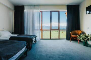 Фото номера Двухместный номер с 1 кроватью или 2 отдельными кроватями Отель Hotel &amp; Wine Cellar ARGE г. Телави 3