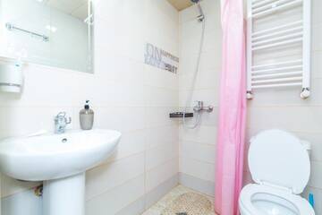 Фото номера Стандартный двухместный номер с 1 кроватью Гостевой дом Guest house poligloti г. Телави 8