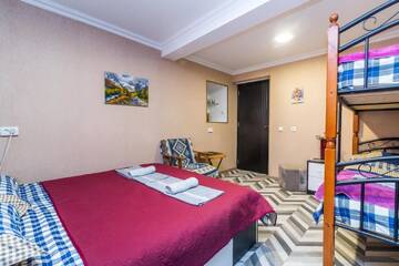 Фото номера Cемейный номер с собственной ванной комнатой Гостевой дом Guest house poligloti г. Телави 5