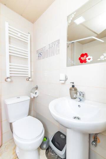 Фото номера Стандартный трехместный номер Гостевой дом Guest house poligloti г. Телави 2