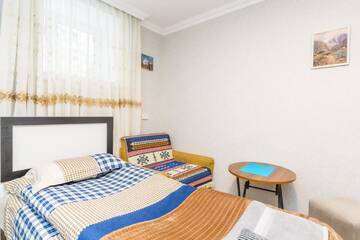 Фото номера Стандартный трехместный номер Гостевой дом Guest house poligloti г. Телави 5