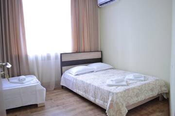 Фото номера Стандартный трехместный номер Гостевой дом Sofia г. Телави 9