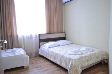 Фото номера Стандартный трехместный номер Гостевой дом Sofia г. Телави 5
