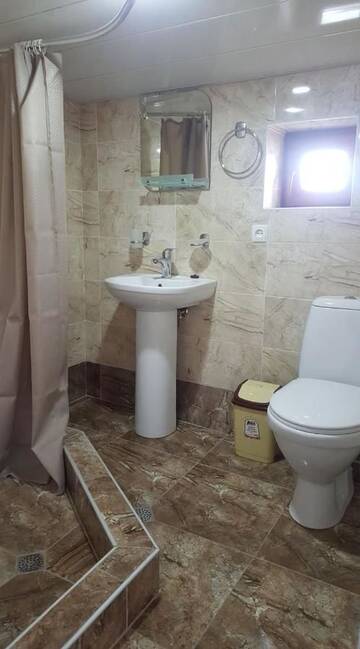 Фото номера Двухместный номер Делюкс с 1 кроватью и балконом Гостевой дом Guesthouse Neli&amp;Makho г. Телави 8