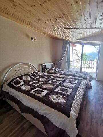 Фото номера Трехместный номер «Комфорт» с душем Гостевой дом Guesthouse Neli&amp;Makho г. Телави 18
