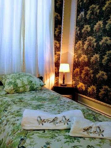 Фото номера Двухместный номер Делюкс с 1 кроватью Гостевой дом GREEN LUX GUESTHOUSE г. Телави 10