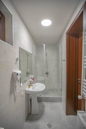 Фото номера Улучшенное шале Курортные отели Old Telavi Resort &amp; Spa Zuzumbo г. Телави 18