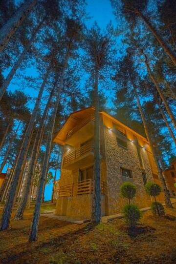 Фото номера Улучшенное шале Курортные отели Old Telavi Resort &amp; Spa Zuzumbo г. Телави 9