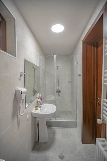 Фото номера Улучшенное шале Курортные отели Old Telavi Resort &amp; Spa Zuzumbo г. Телави 10