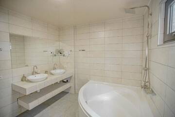 Фото номера Улучшенное шале Курортные отели Old Telavi Resort &amp; Spa Zuzumbo г. Телави 10