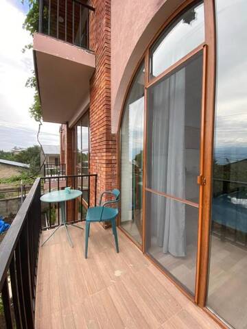 Фото номера Номер с кроватью размера «queen-size» и балконом Отель Hestia - Hotel, Wine and View г. Телави 19
