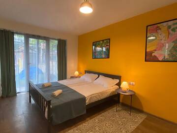 Фото номера Двухместный номер с 1 кроватью, вид на сад Отель Hestia - Hotel, Wine and View г. Телави 3