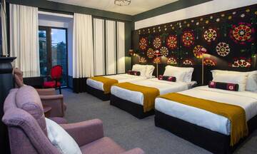Фото номера Трехместный номер Делюкс Отель Esquisse Boutique Hotel г. Телави 2