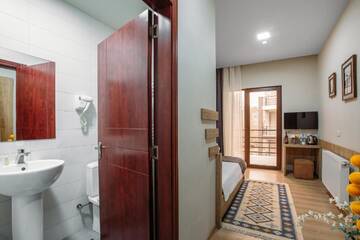 Фото номера Стандартный одноместный номер Отель Telavi Inn г. Телави 5